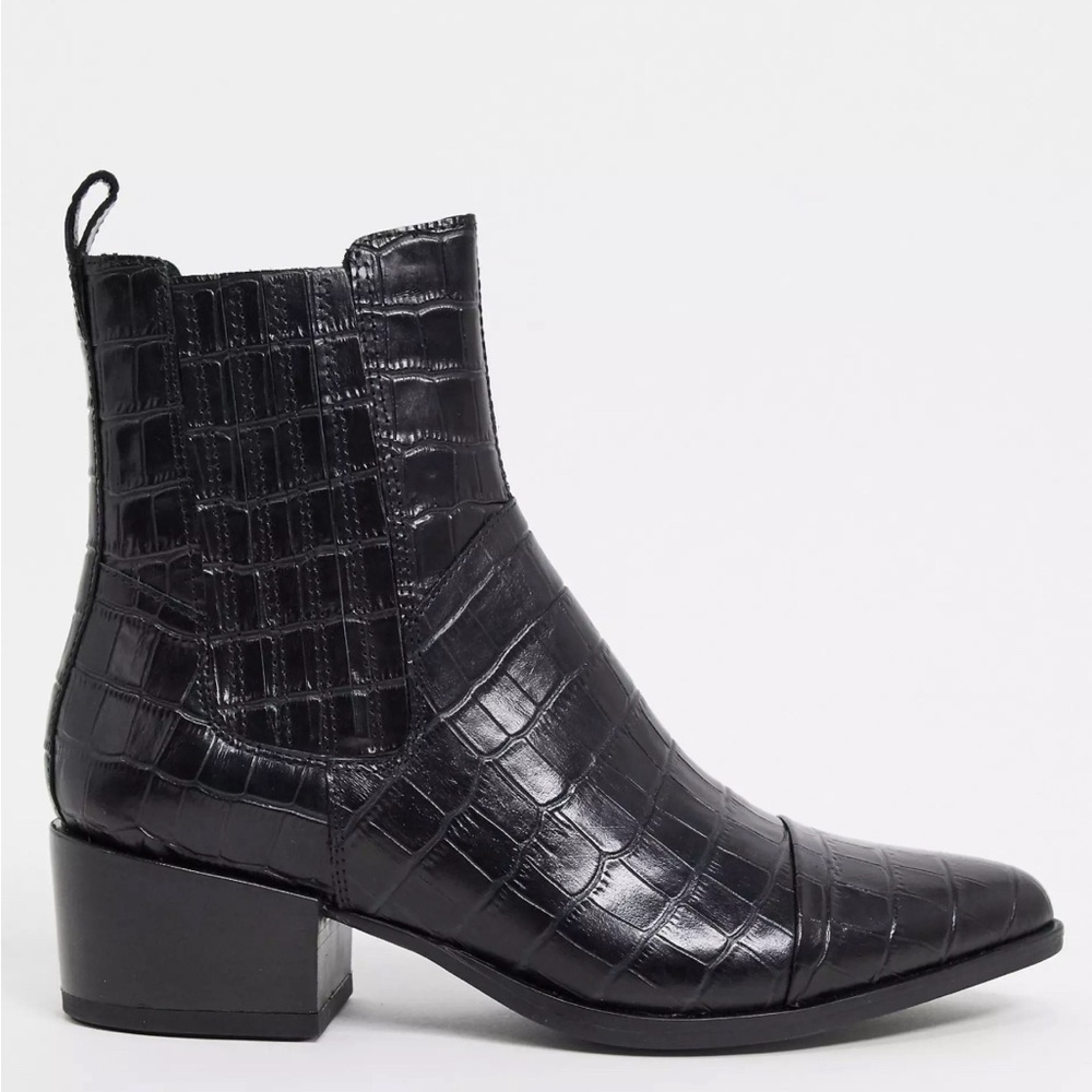 Vagabond Marja leather pointed western ankle boots in black croc